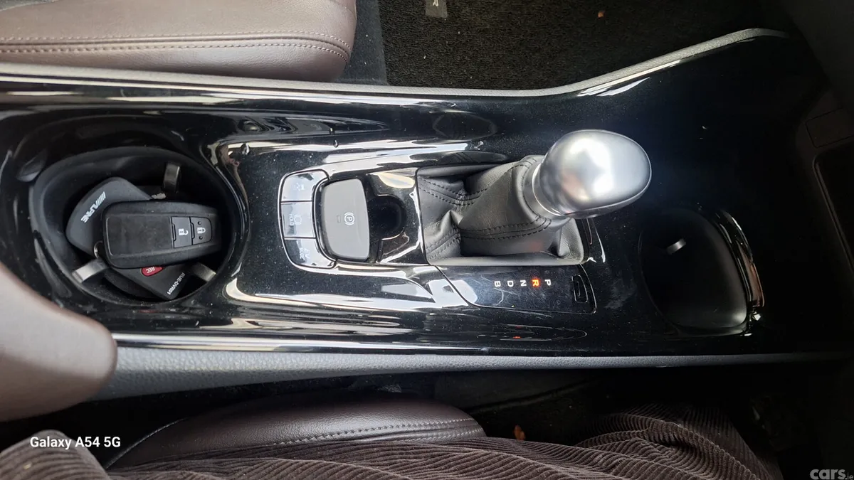 Toyota C-HR SUV, Petrol Hybrid, 2018, White
