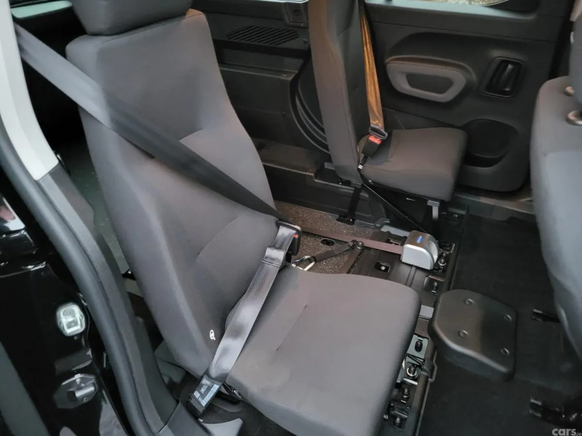 Peugeot Rifter MPV, Diesel, 2026, Black