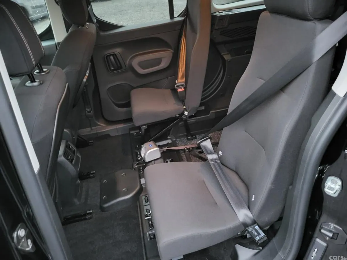 Peugeot Rifter MPV, Diesel, 2026, Black