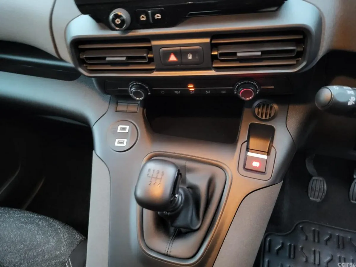 Peugeot Rifter MPV, Diesel, 2026, Black