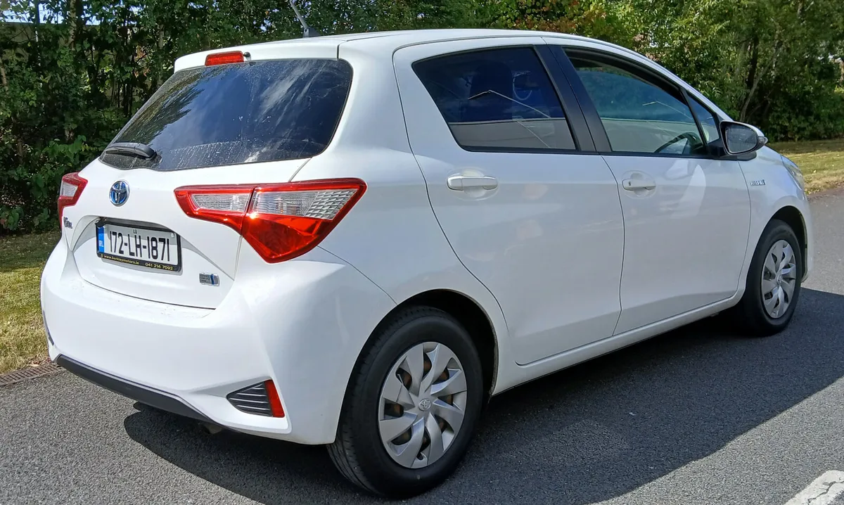 Toyota Vitz Hatchback, Petrol Hybrid, 2017, White