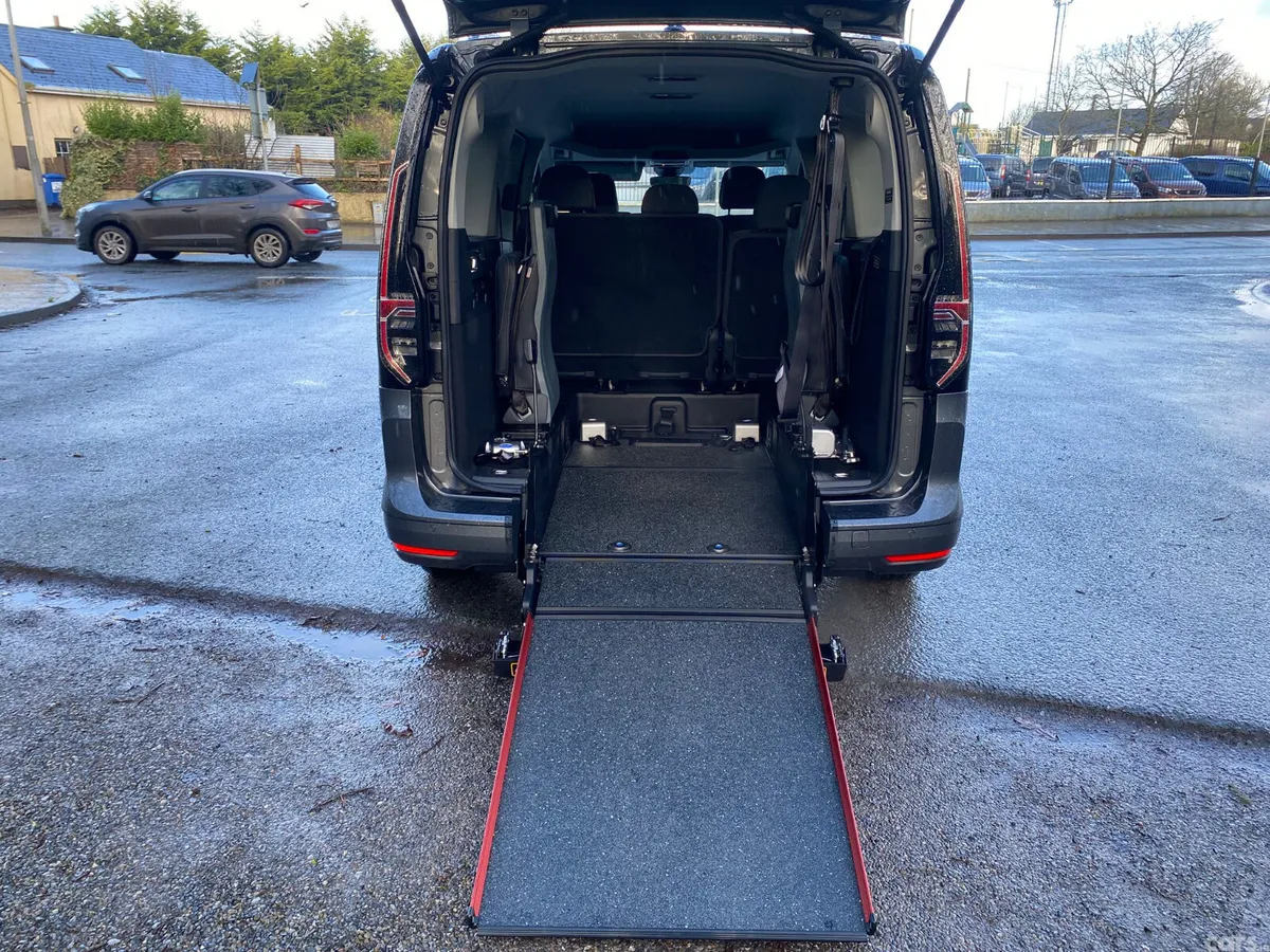 Volkswagen Caddy Maxi Life MPV, Diesel, 2026, Grey