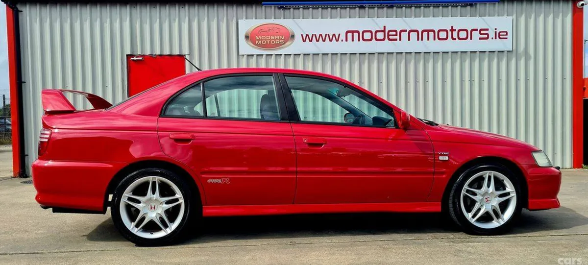 Honda Accord Saloon, Petrol, 2002, Red