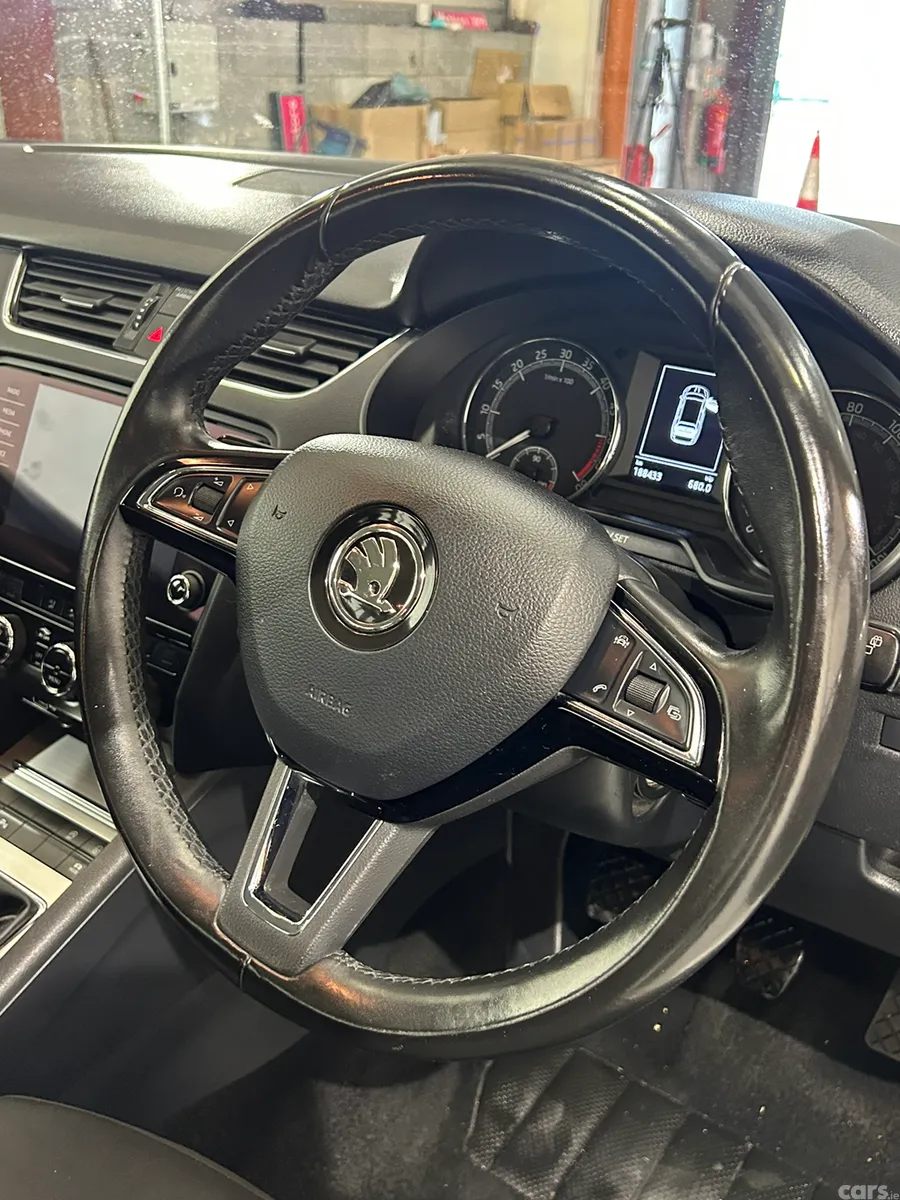Skoda Octavia Estate, Diesel, 2018, White