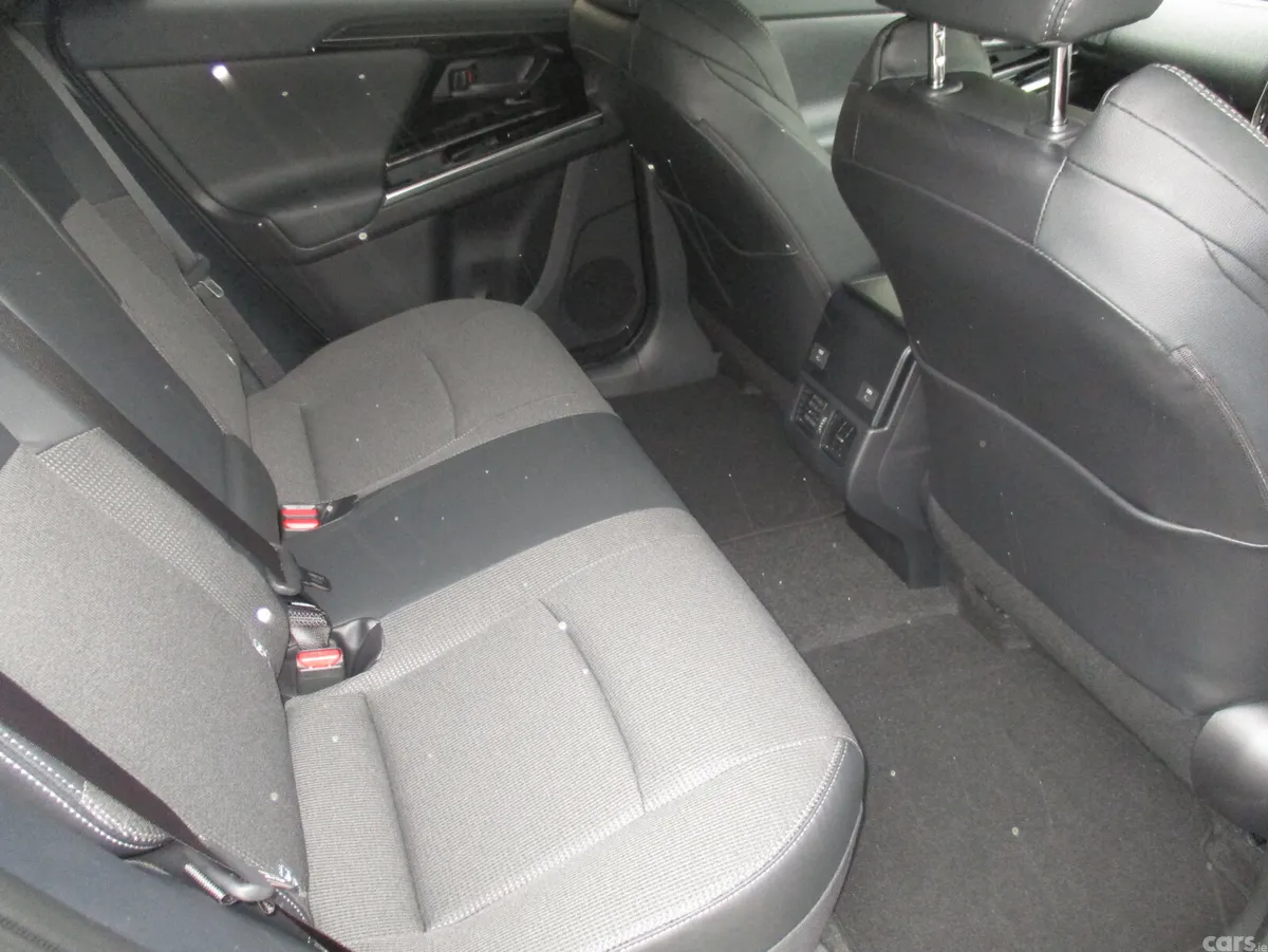Toyota bZ4X Estate/Jeep, Electric, 2026, Grey