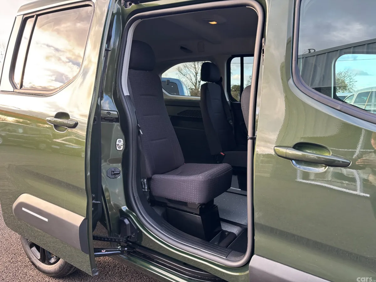 Citroen Berlingo MPV, Diesel, 2027, Green