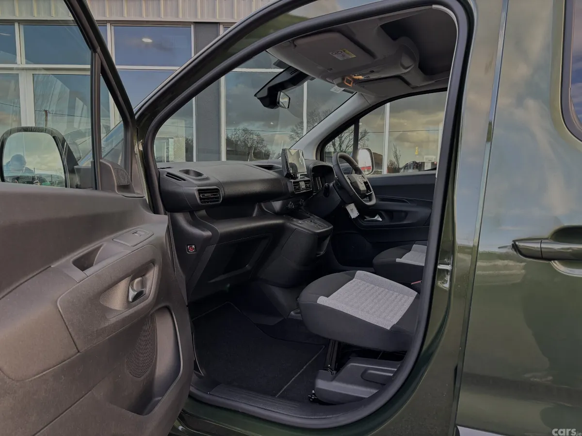 Citroen Berlingo MPV, Diesel, 2027, Green