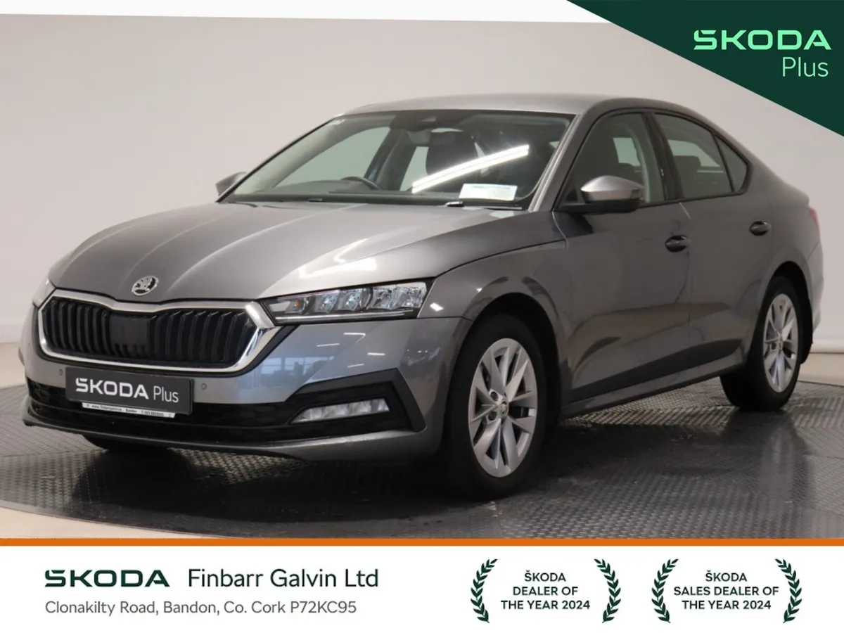 Skoda Octavia Saloon, Petrol, 2023, Grey