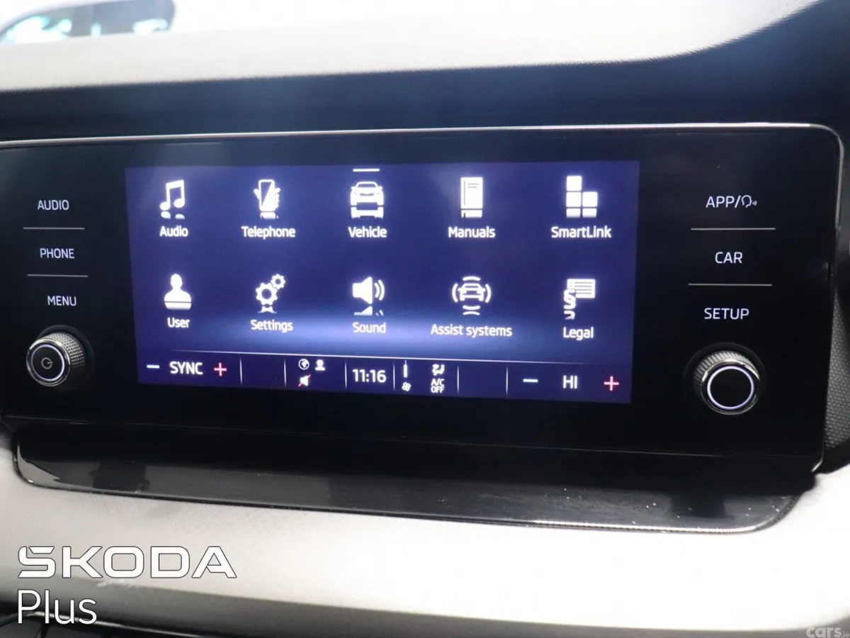 Skoda Octavia Saloon, Petrol, 2023, Grey