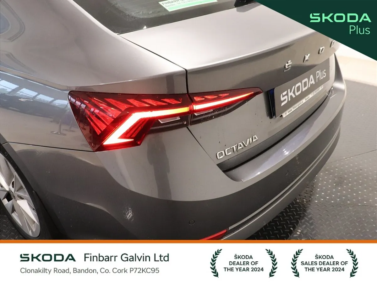 Skoda Octavia Saloon, Petrol, 2023, Grey