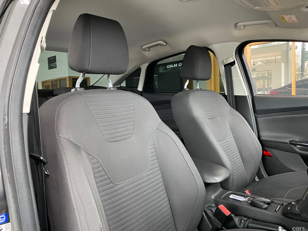 Ford Focus Saloon, Diesel, 2016, Grey