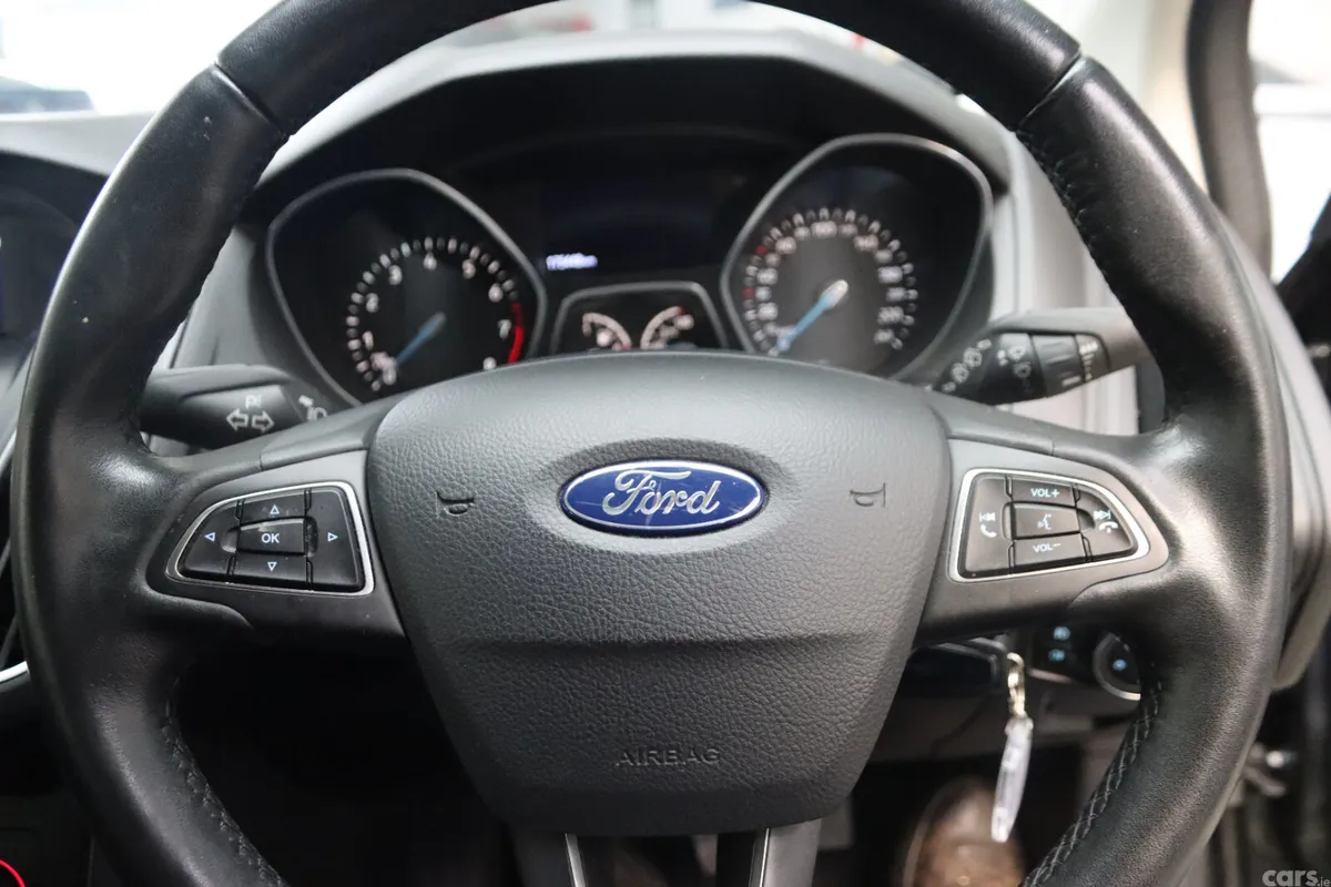 Ford Focus Hatchback, Petrol, 2017, Grey