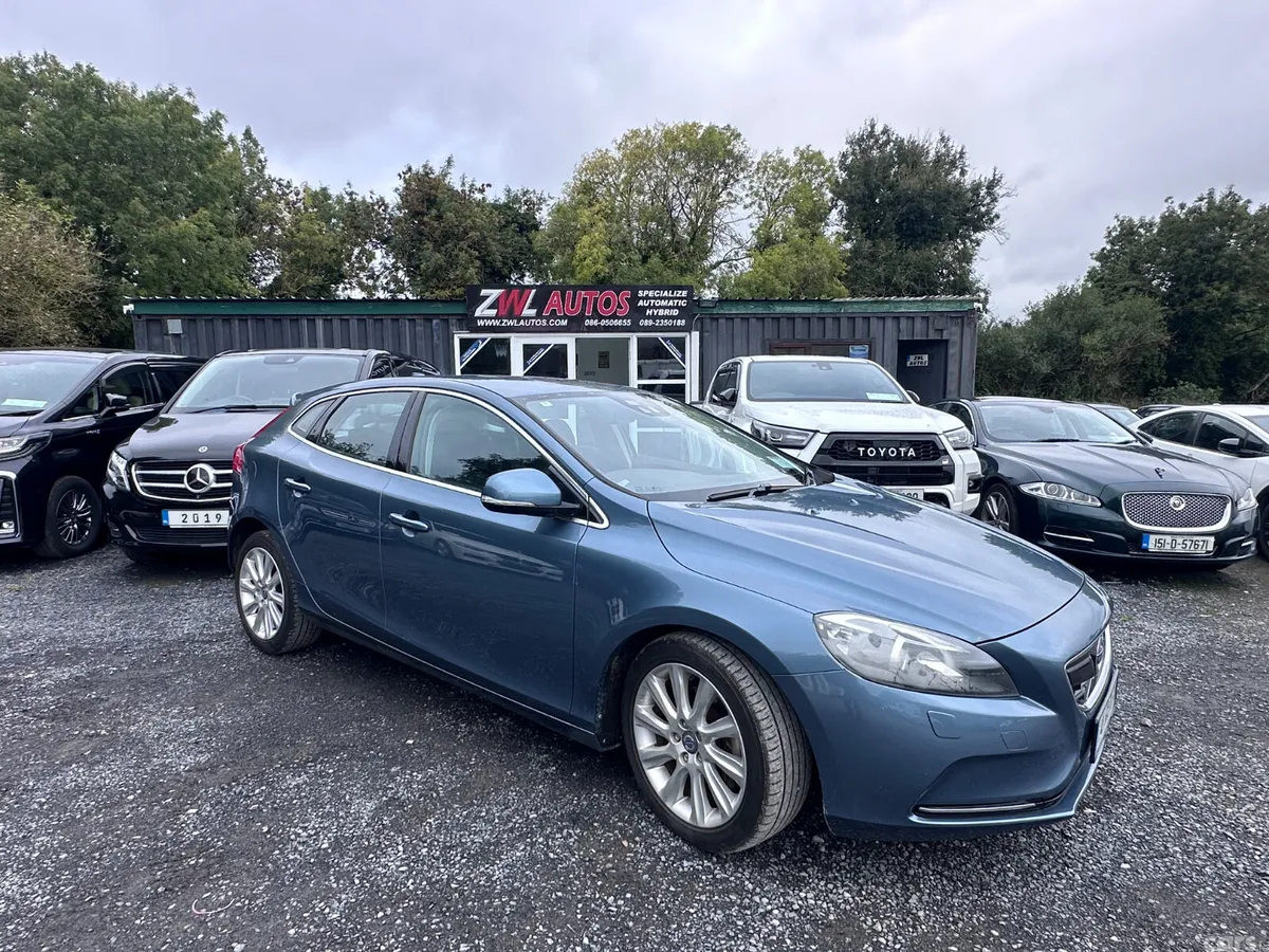 Volvo V40 Hatchback, Petrol, 2014, Blue