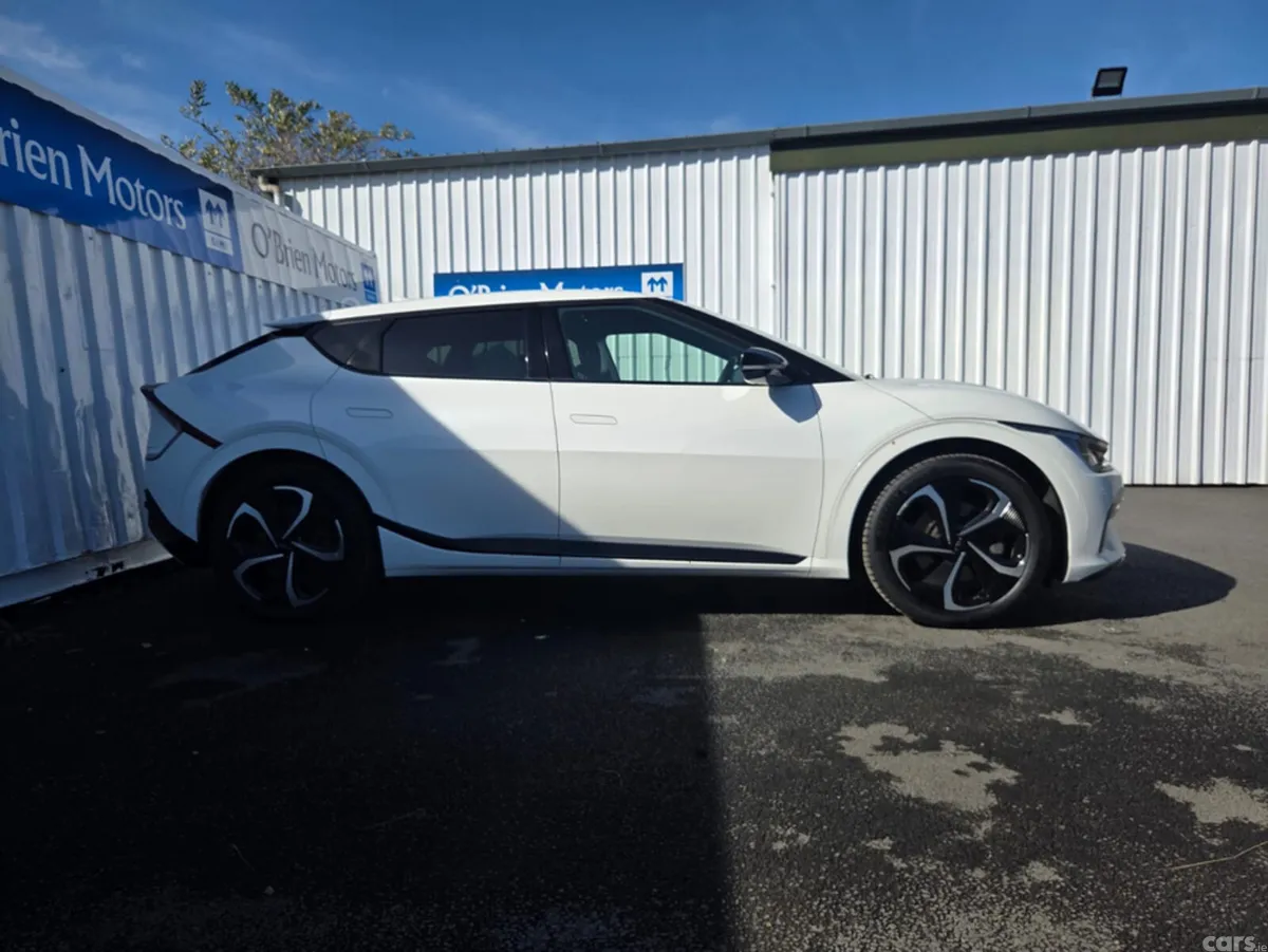 Kia EV6 Hatchback, Electric, 2023, White