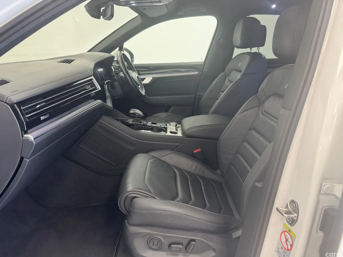 Volkswagen Touareg SUV, Diesel, 2020, White