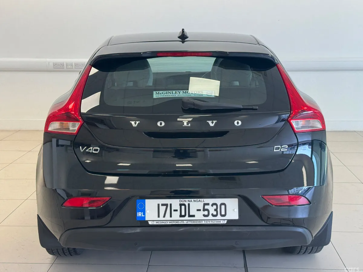 Volvo V40 Hatchback, Diesel, 2017, Black