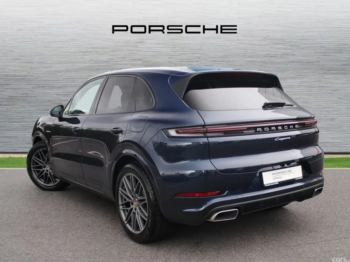 Porsche Cayenne SUV, Petrol Plug-in Hybrid, 2026, Blue