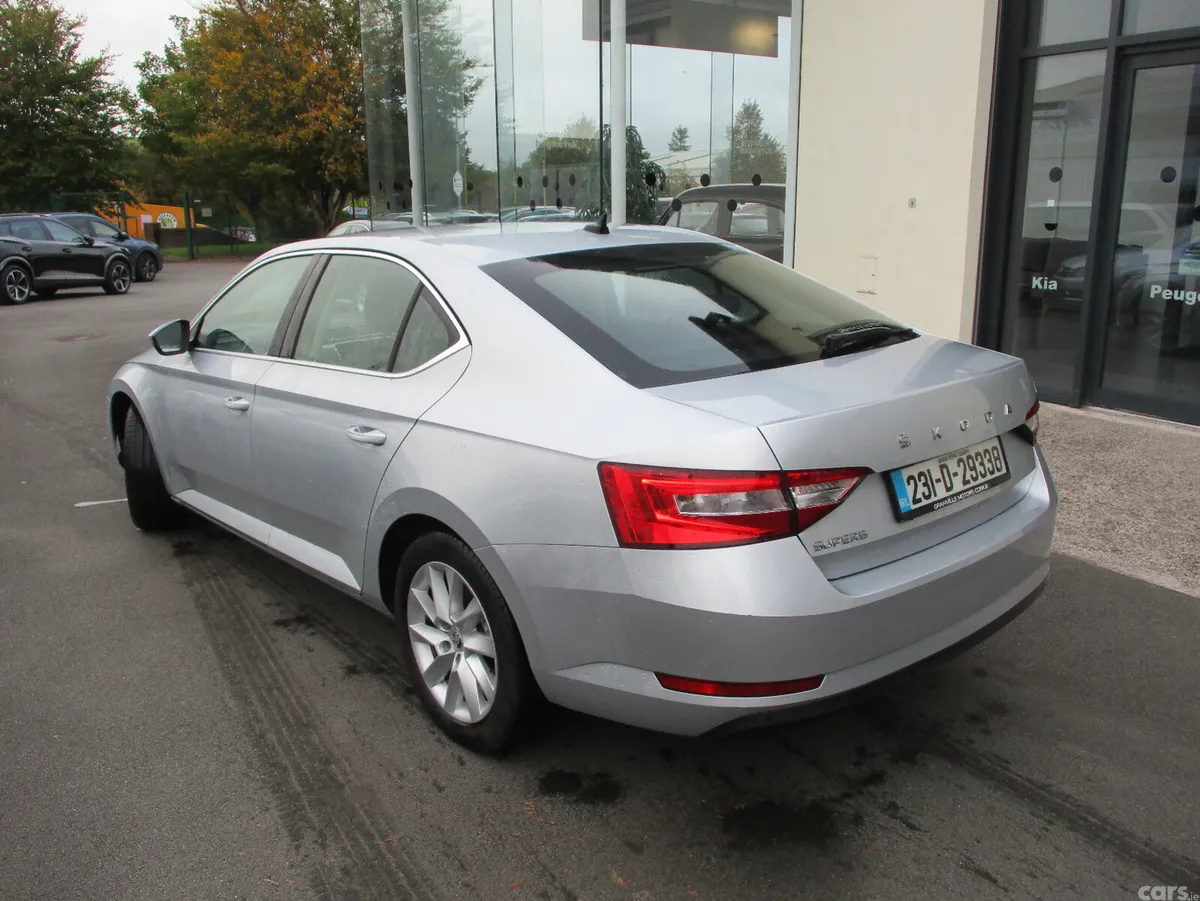 Skoda Superb Saloon, Diesel, 2023, Grey