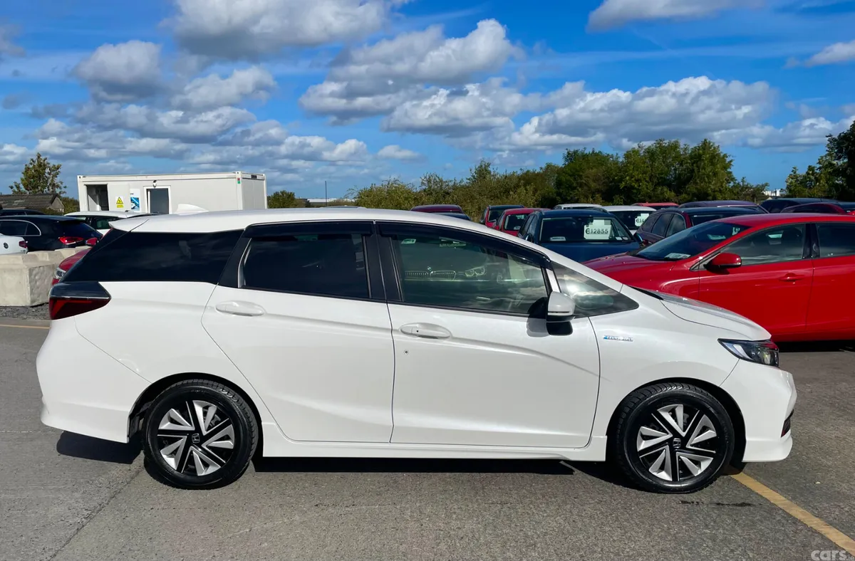 Honda Shuttle Estate, Petrol Hybrid, 2020, White