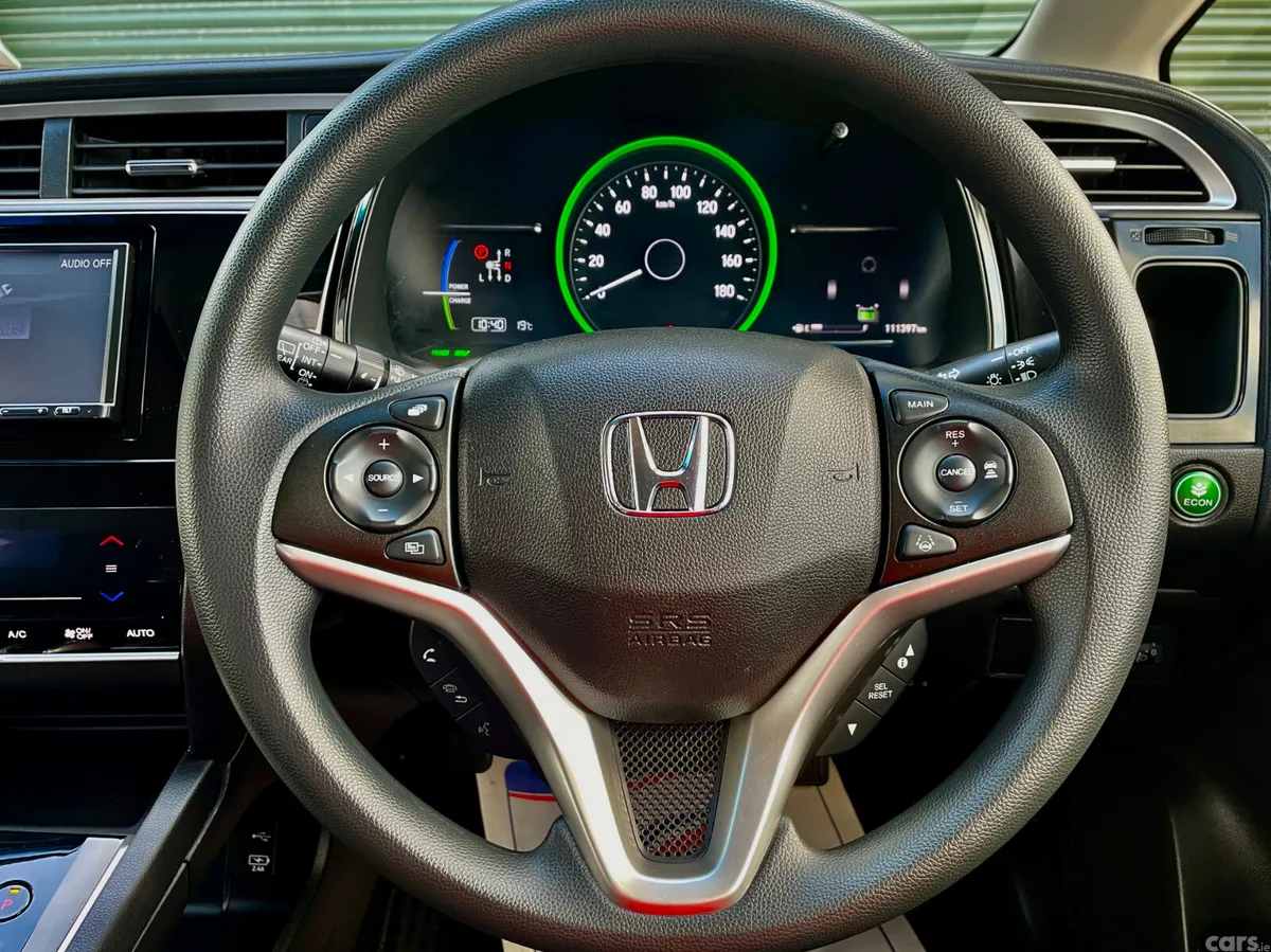 Honda Shuttle Estate, Petrol Hybrid, 2020, White