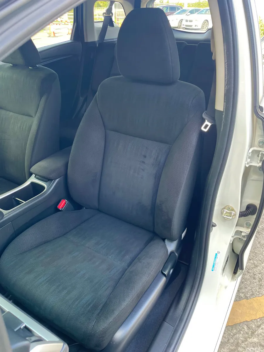 Honda Shuttle Estate, Petrol Hybrid, 2020, White