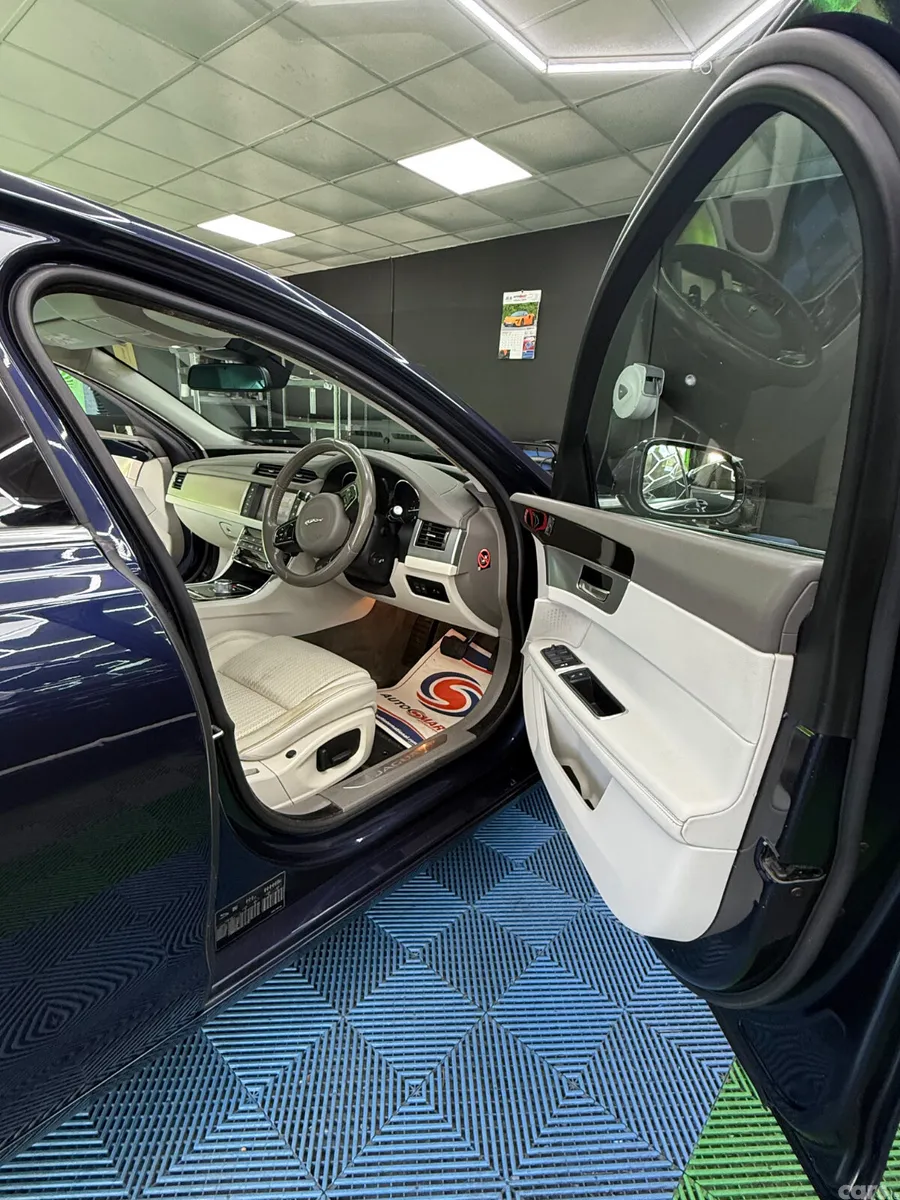 Jaguar XF Saloon, Diesel, 2016, Blue