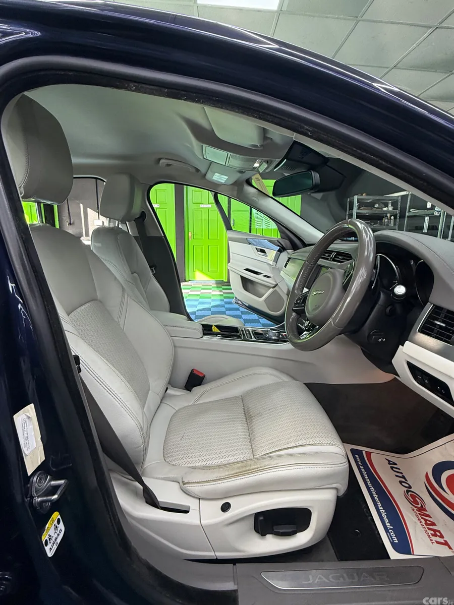Jaguar XF Saloon, Diesel, 2016, Blue