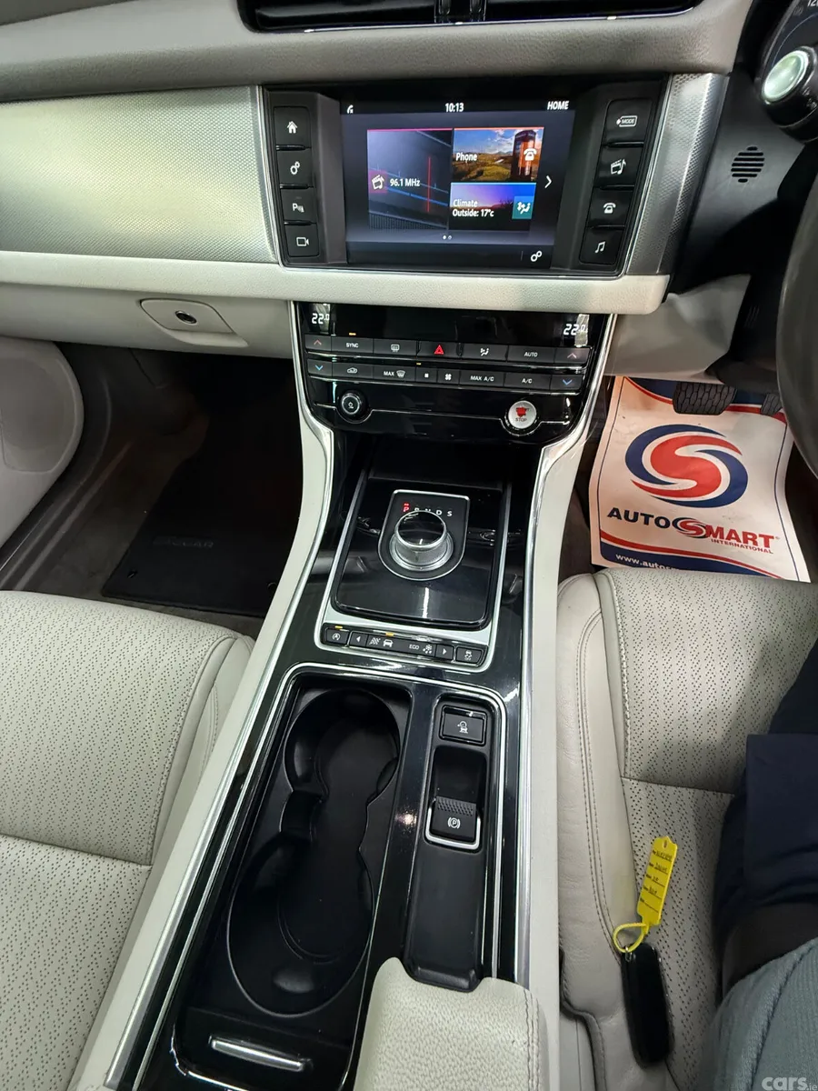 Jaguar XF Saloon, Diesel, 2016, Blue