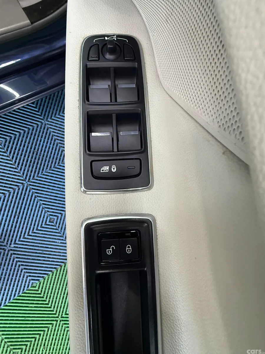 Jaguar XF Saloon, Diesel, 2016, Blue