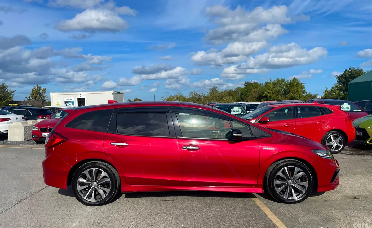 Honda Jade Estate, Petrol Hybrid, 2018, Red