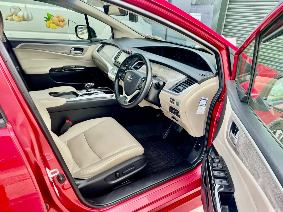 Honda Jade Estate, Petrol Hybrid, 2018, Red
