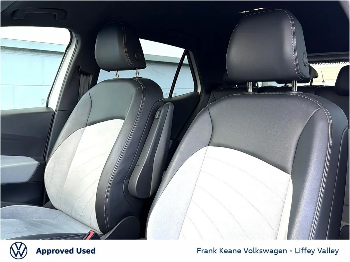 Volkswagen ID.3 Hatchback, Electric, 2023, White