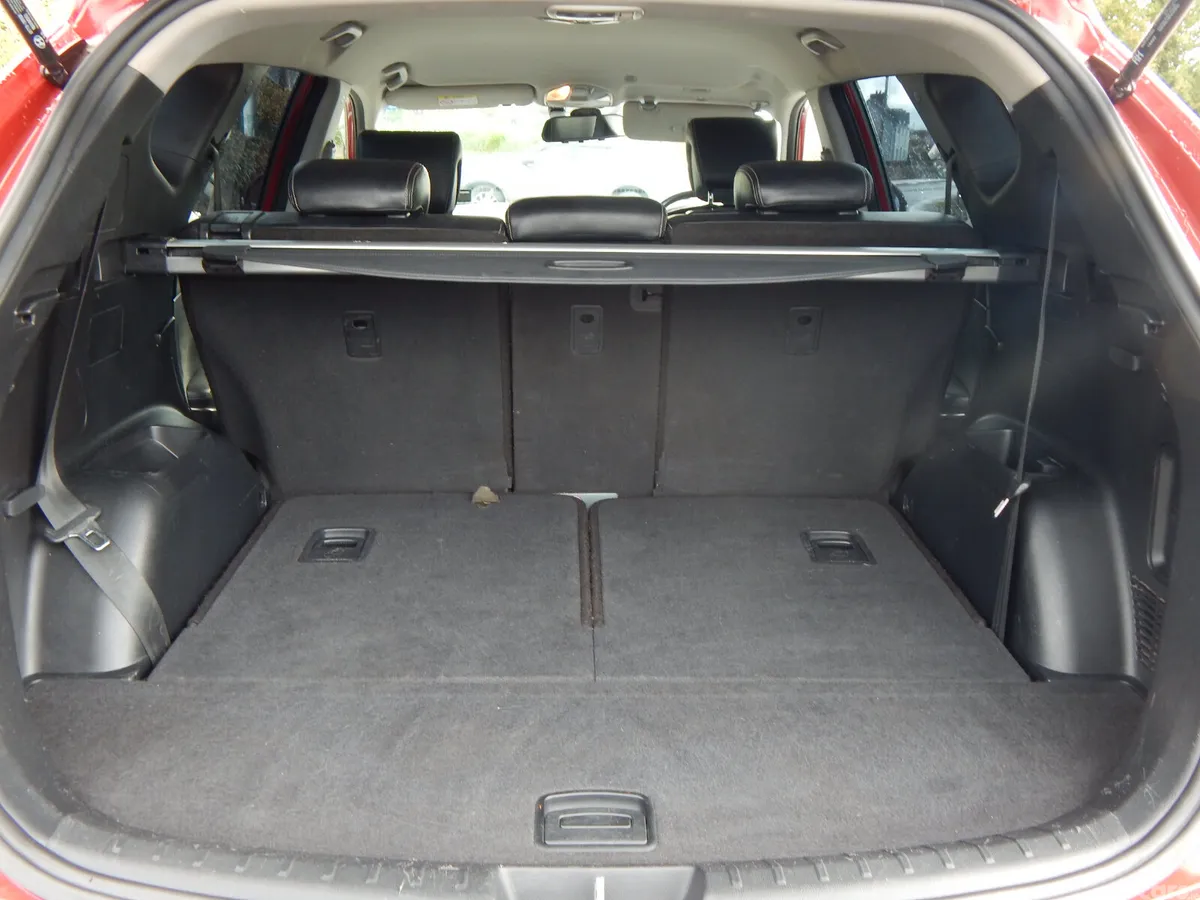 Hyundai Santa Fe SUV, Diesel, 2015, Red