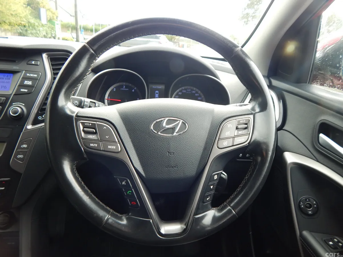 Hyundai Santa Fe SUV, Diesel, 2015, Red