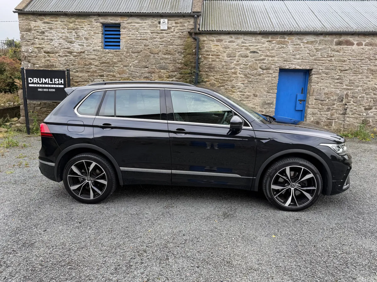 Volkswagen Tiguan SUV, Petrol Plug-in Hybrid, 2023, Black