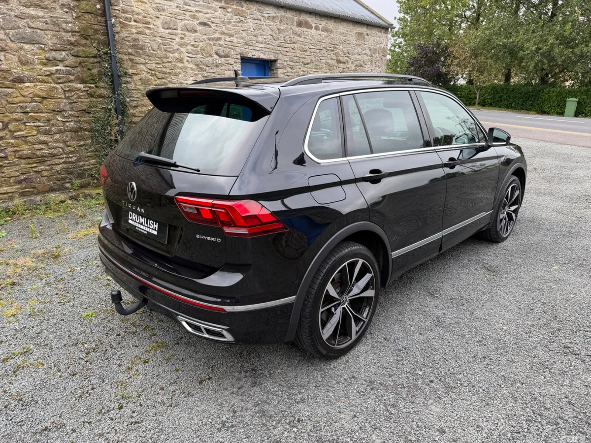 Volkswagen Tiguan SUV, Petrol Plug-in Hybrid, 2023, Black