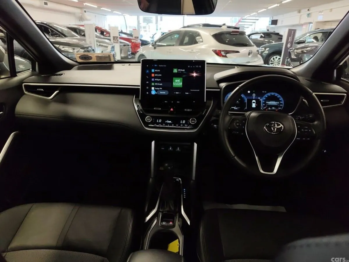 Toyota Corolla Cross Hatchback, Petrol Hybrid, 2024, Silver