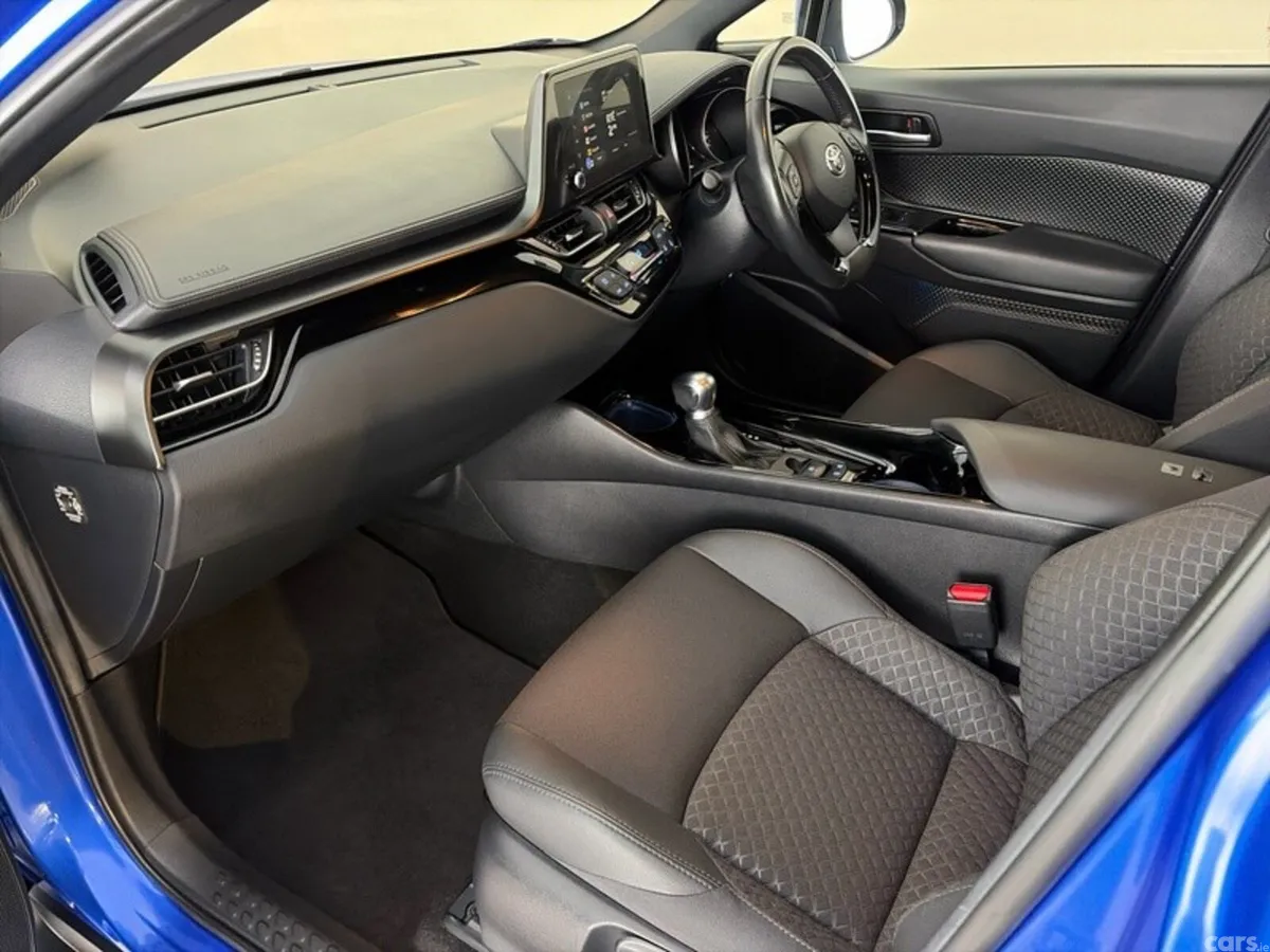 Toyota C-HR SUV, Petrol Hybrid, 2022, Blue