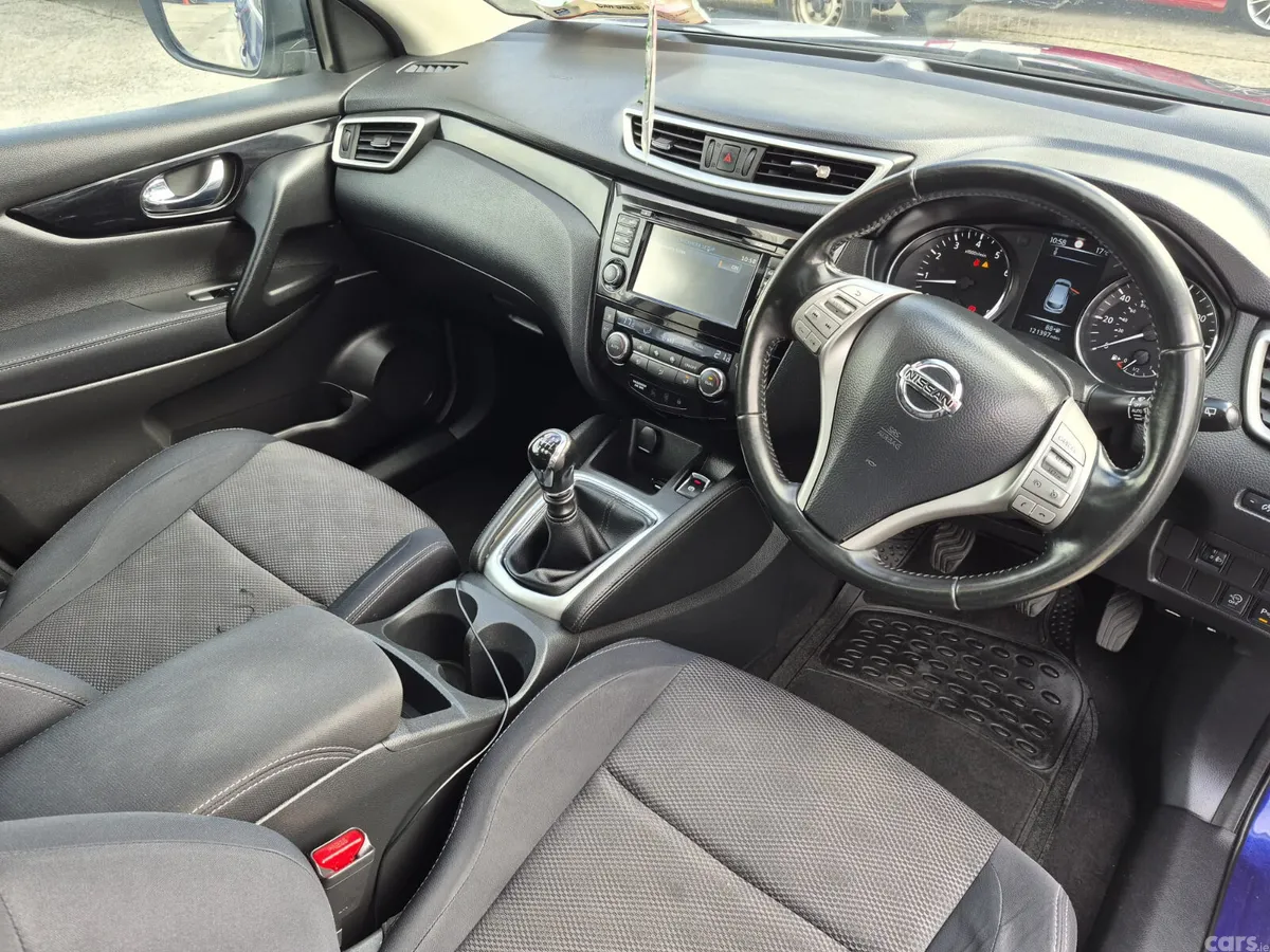 Nissan Qashqai Hatchback, Petrol, 2014, Blue