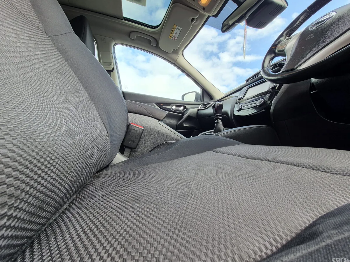 Nissan Qashqai Hatchback, Petrol, 2014, Blue