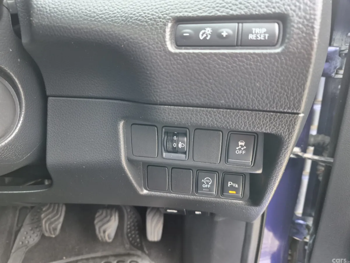 Nissan Qashqai Hatchback, Petrol, 2014, Blue
