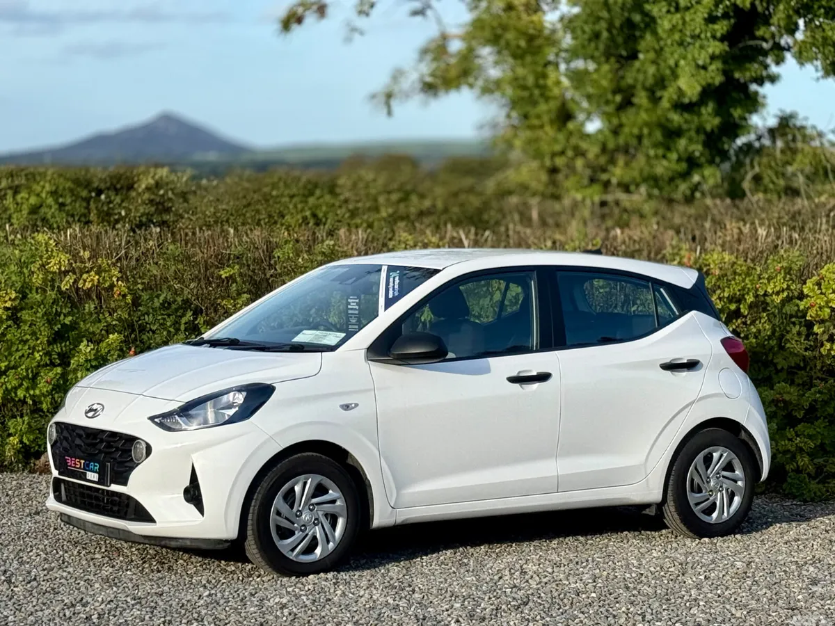 Hyundai i10 Hatchback, Petrol, 2023, White