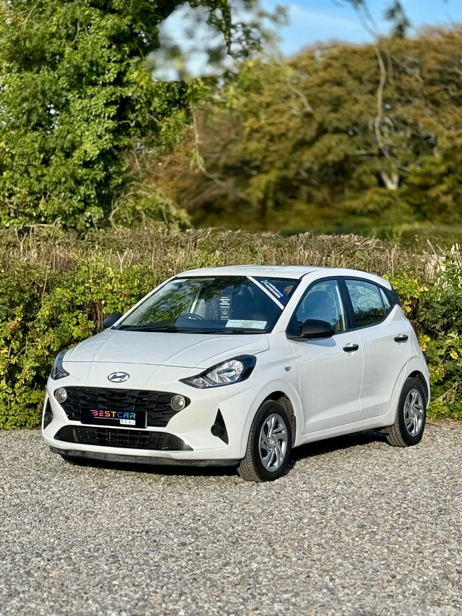 Hyundai i10 Hatchback, Petrol, 2023, White
