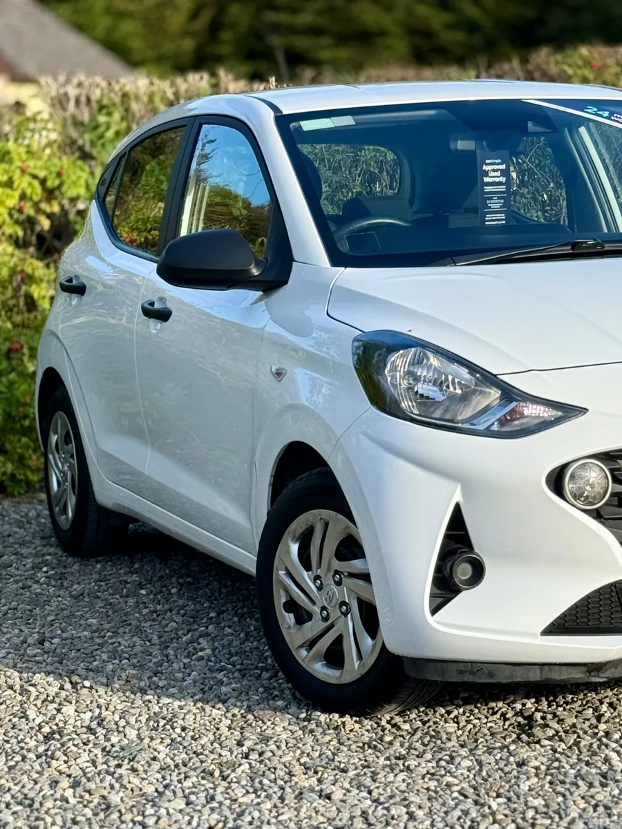Hyundai i10 Hatchback, Petrol, 2023, White