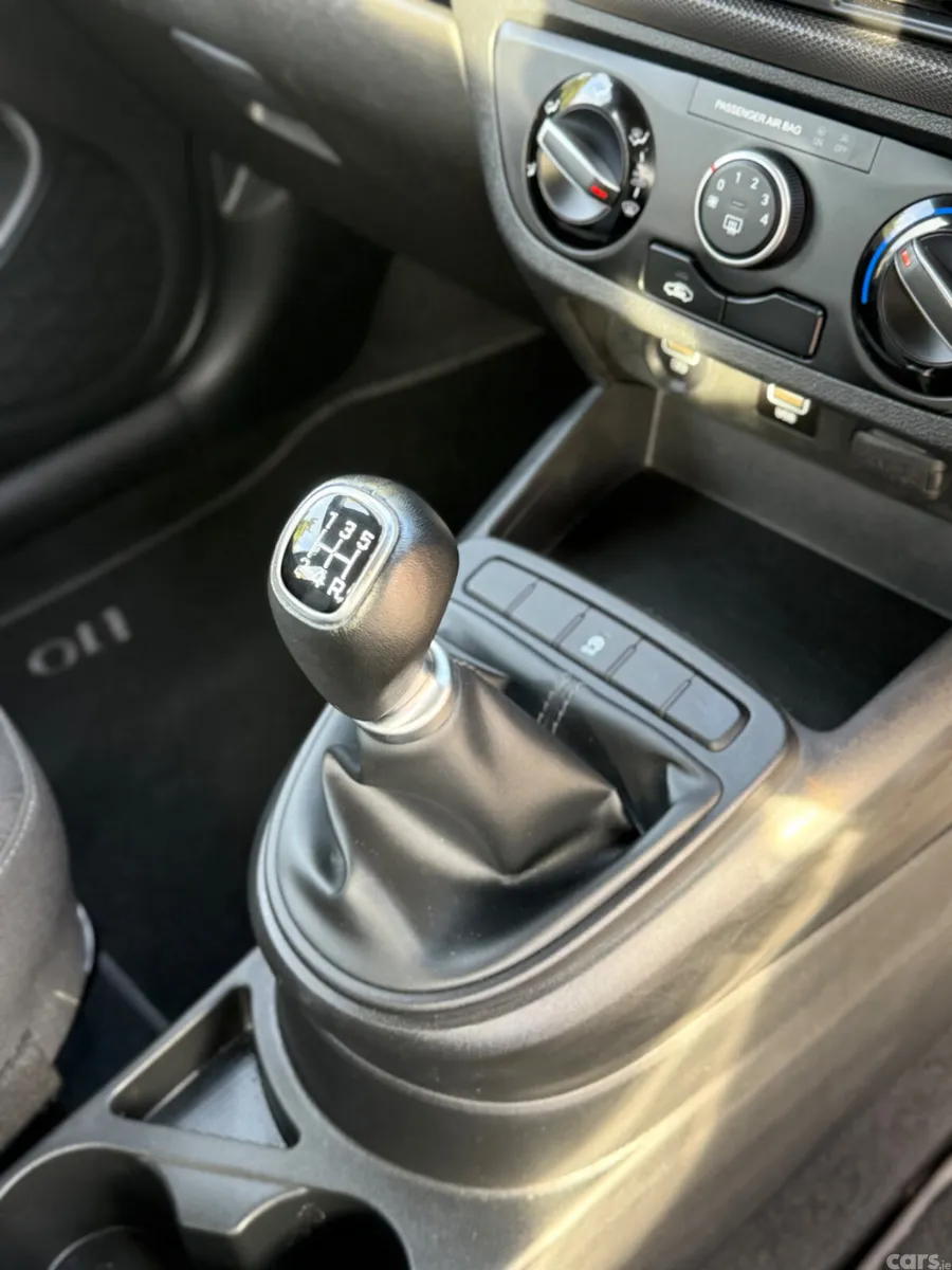 Hyundai i10 Hatchback, Petrol, 2023, White