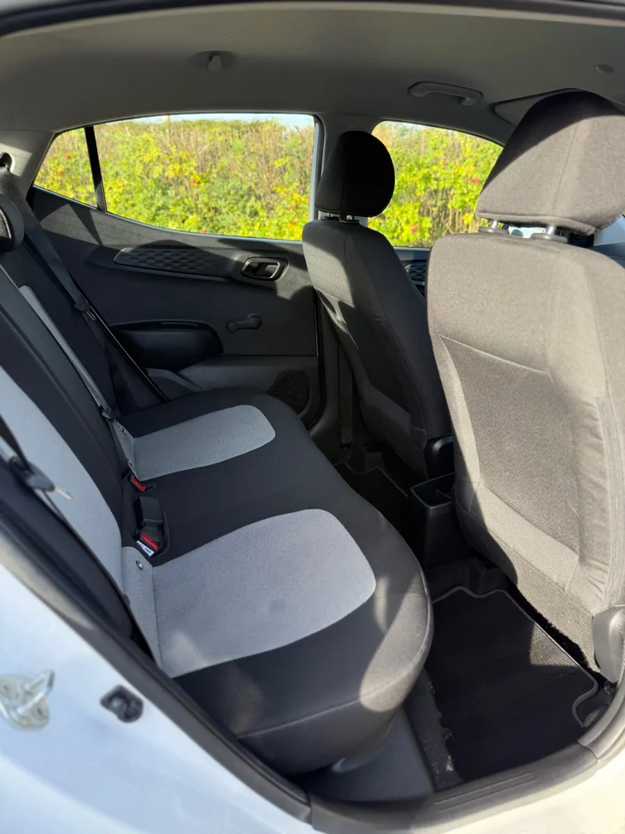 Hyundai i10 Hatchback, Petrol, 2023, White