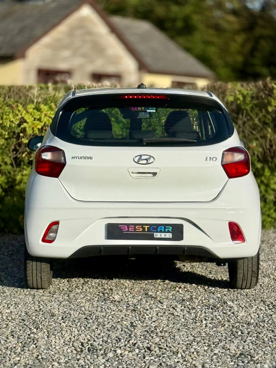 Hyundai i10 Hatchback, Petrol, 2023, White