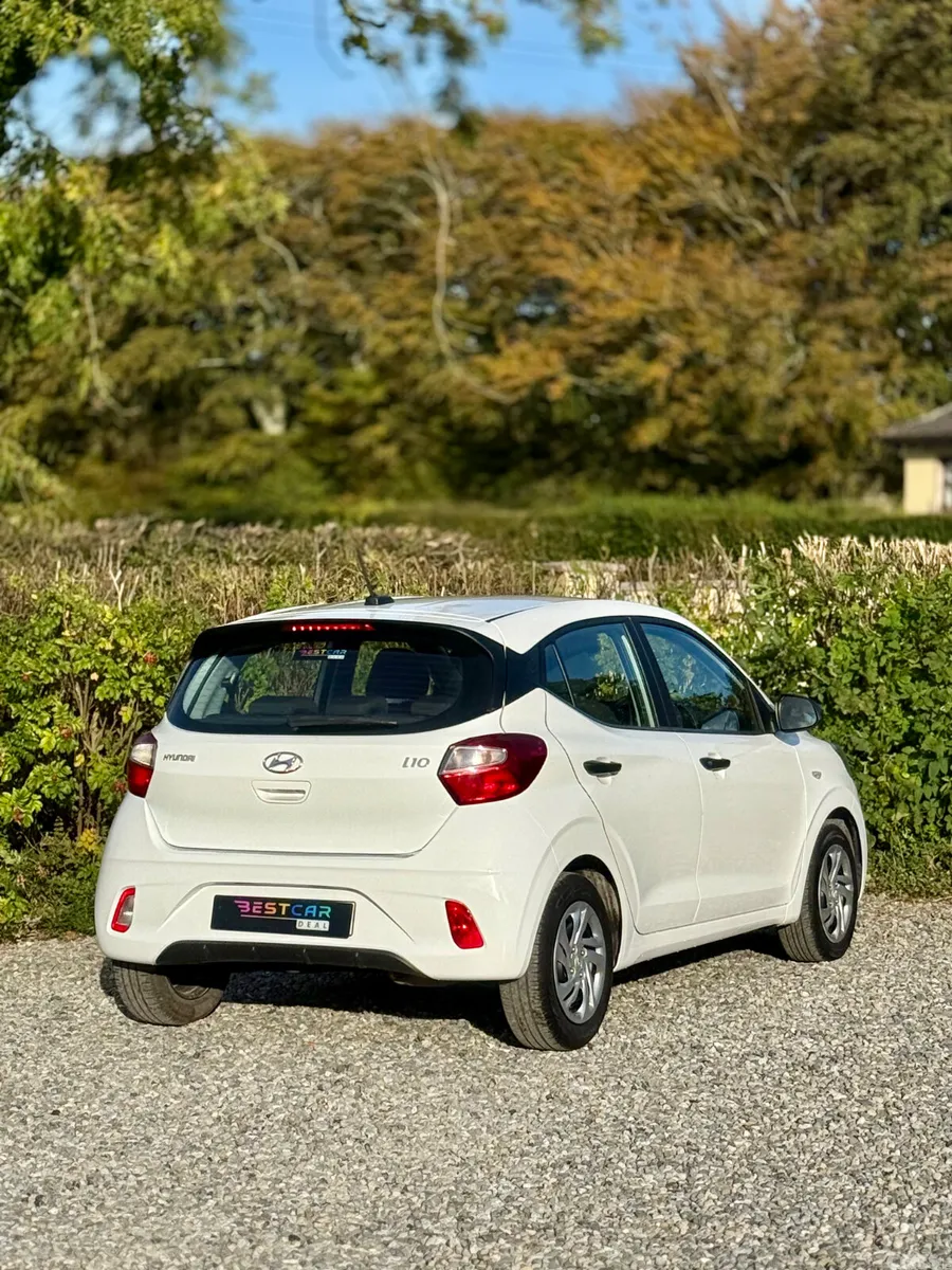 Hyundai i10 Hatchback, Petrol, 2023, White
