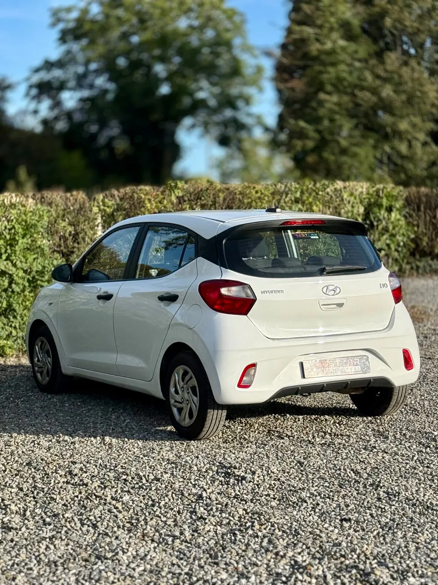 Hyundai i10 Hatchback, Petrol, 2023, White