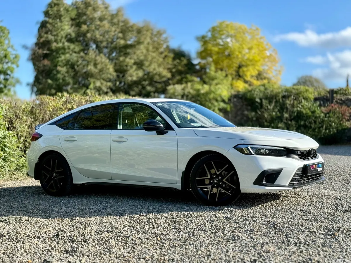 Honda Civic Hatchback, Petrol Hybrid, 2024, White